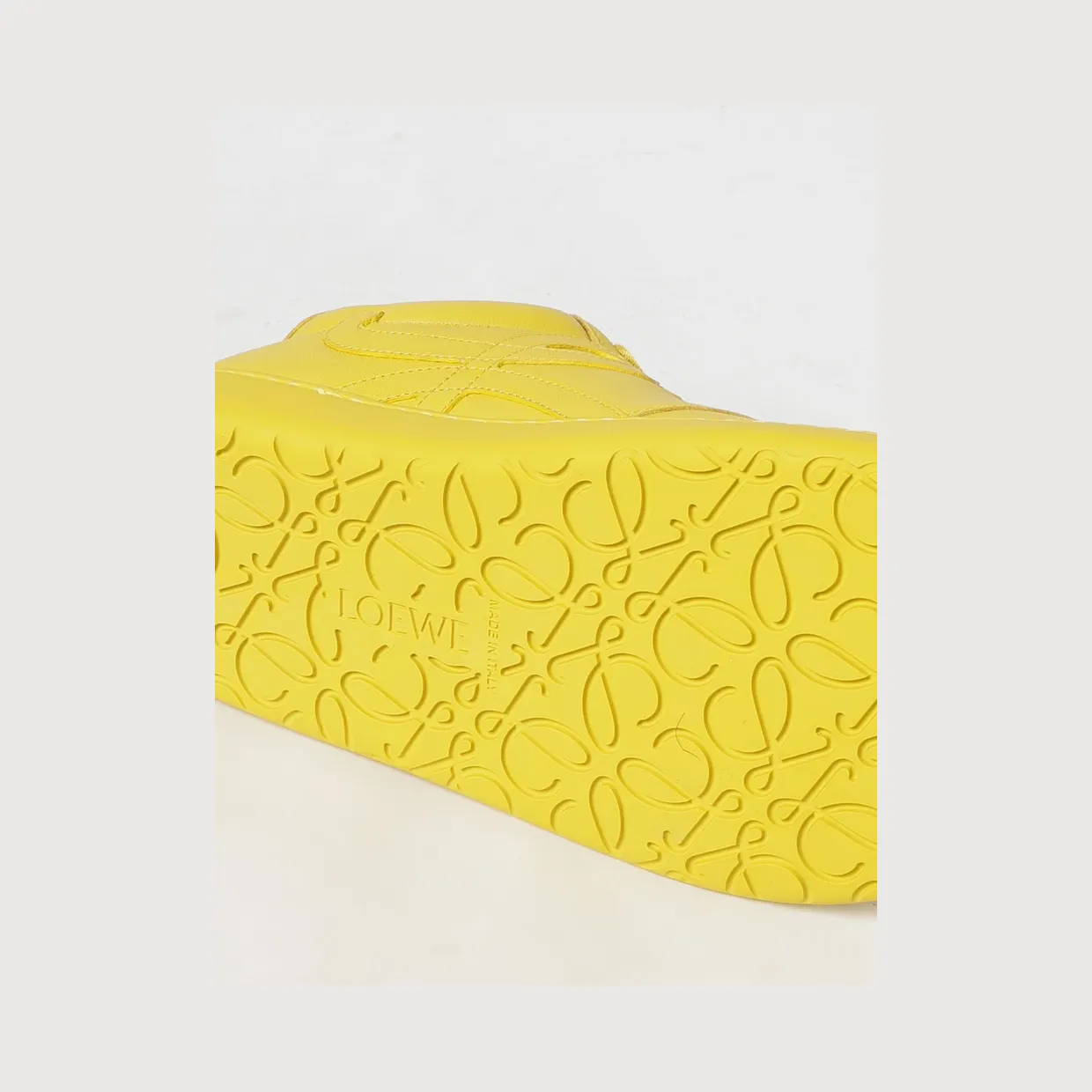 Loewe Sneakers Yellow (M816282XBN8478) (3)