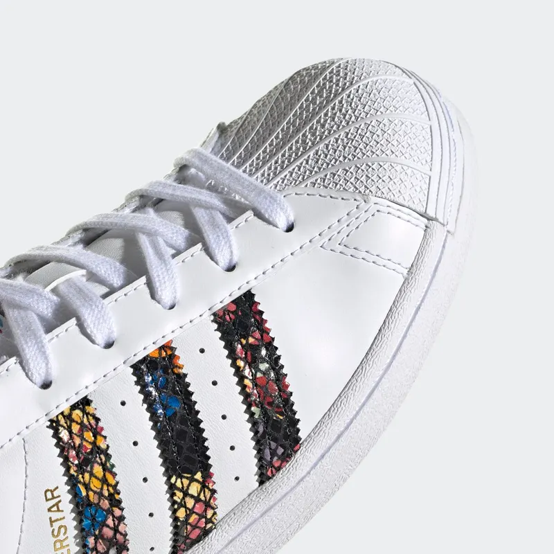 Adidas Superstar ‘Floral Twist Stripes’ Cloud White/Core Black/Red (FW3692)