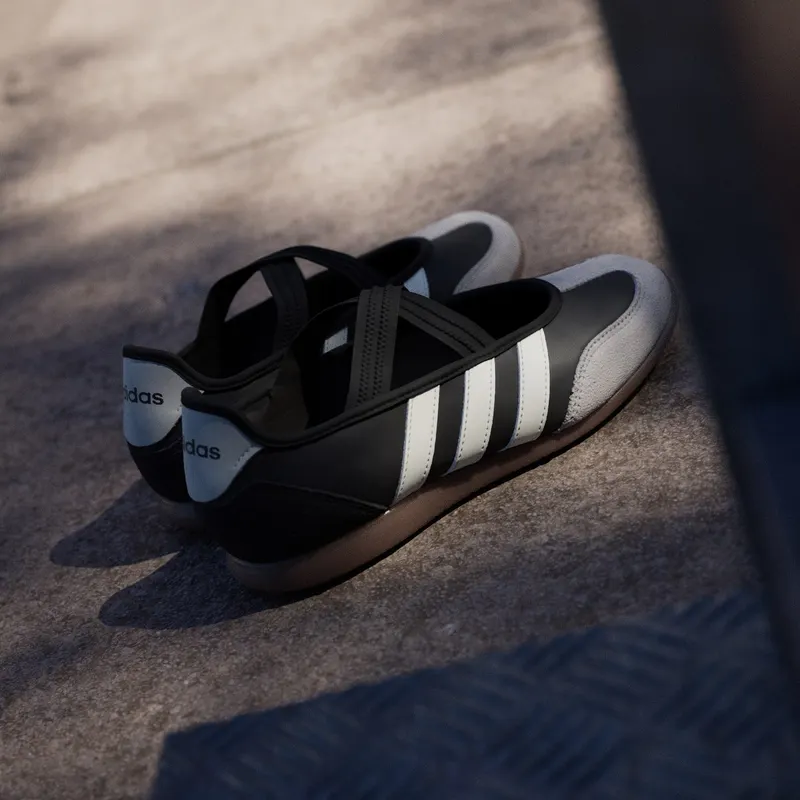 Adidas BARREDA MARY JANE Shoes Core Black / Core White / Gum (HQ7401)