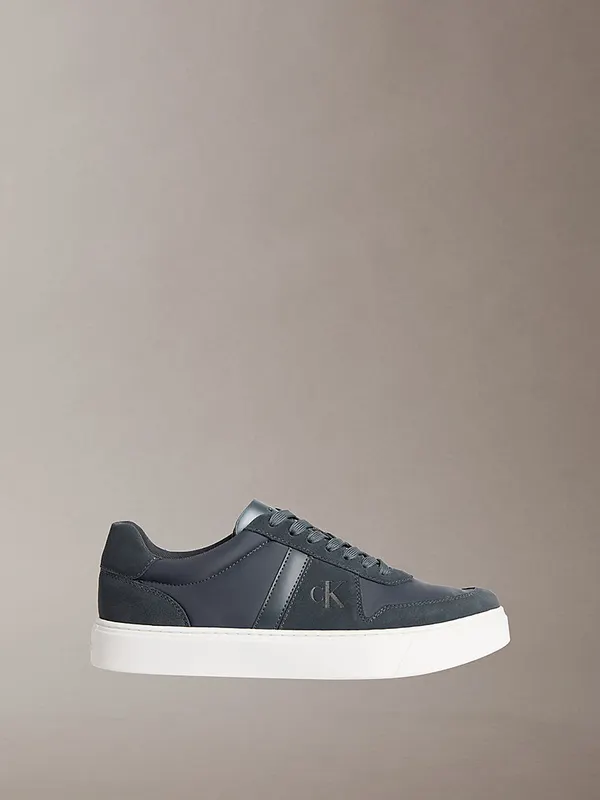 Calvin Klein Ck Baseline – Leather Signature Logo “COAL” (YM0YM01395PCX)
