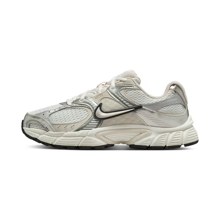 Nike V5 RNR “Summit White / Sail / Black / Light Orewood Brown” (HQ7901-104)