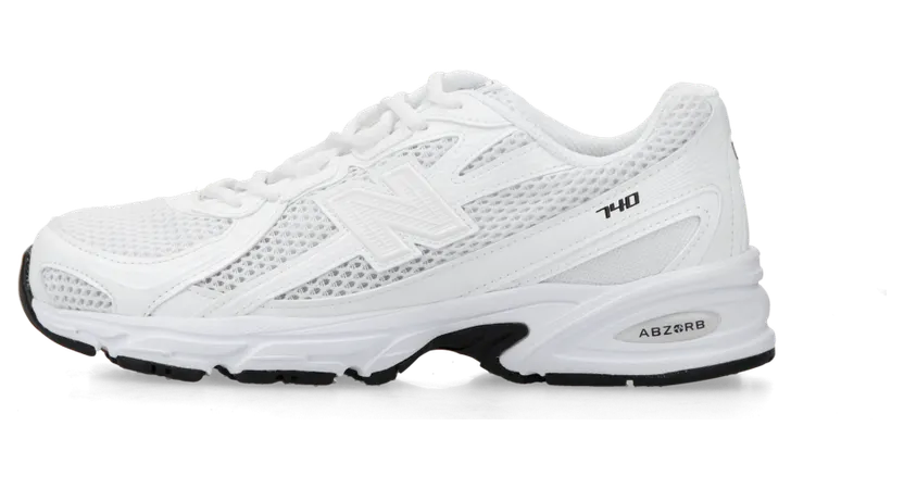 New Balance U740WW2 “Triple White”: clean van top tot teen