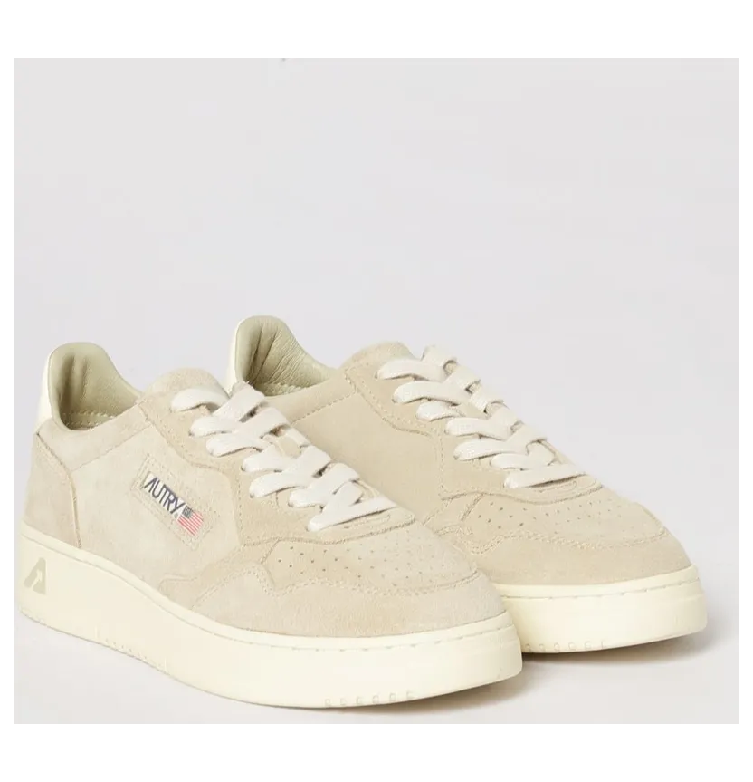 Autry Medalist Low Suede Sneakers Beige (AULWUH13)