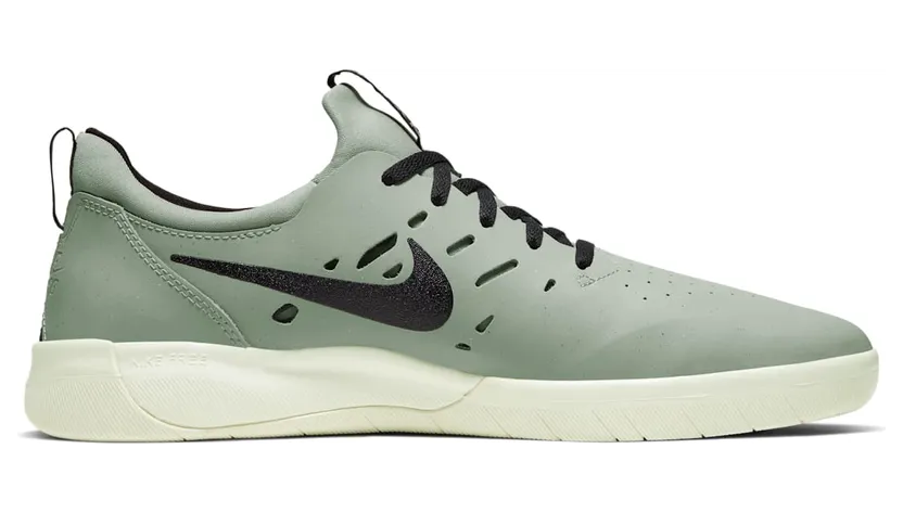 nike-free AA4272-300