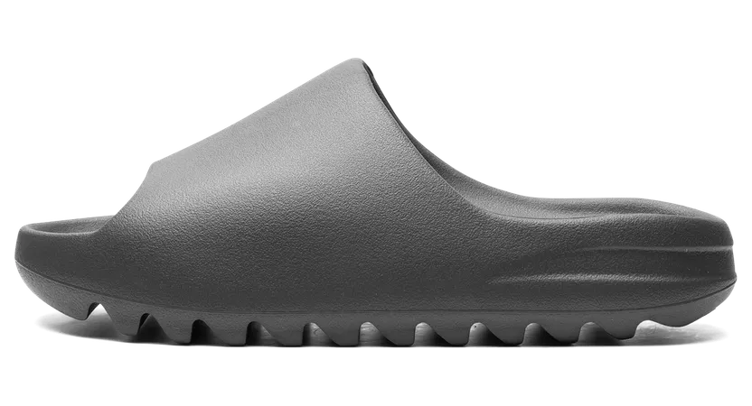 Yeezy Slide “Dark Onyx” (ID5103)