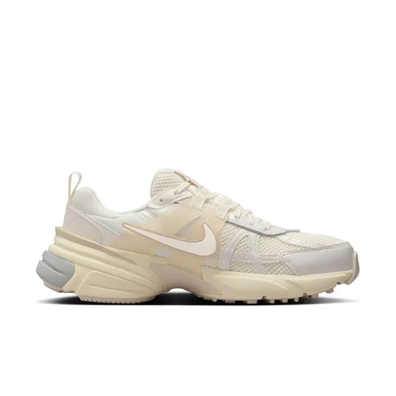 Nike V2K Run Pale Ivory (HQ1512-110)