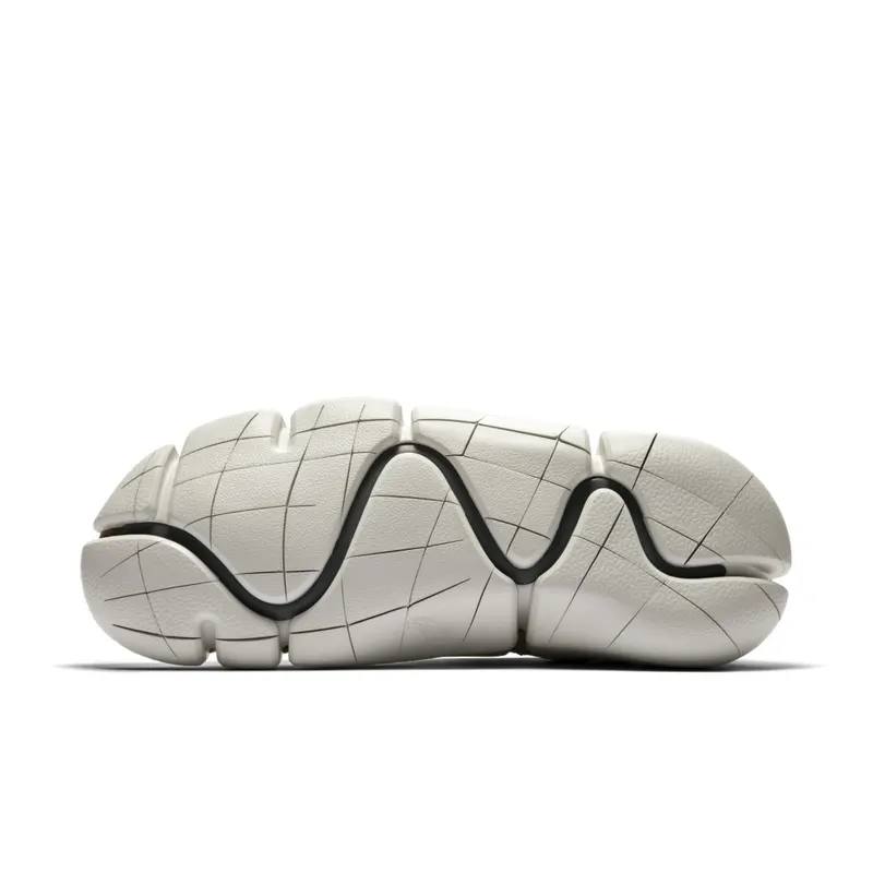 Nike Footscape Flyknit DM Light Bone Light Bone/Dark Grey-Dark Grey-Sand (AO2611-001)