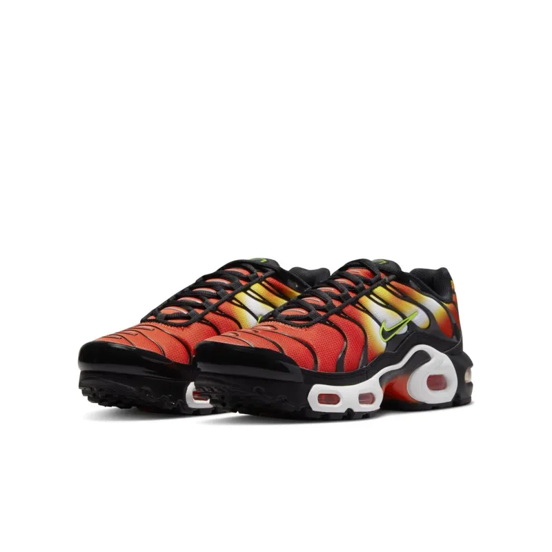 Nike Air Max Plus Older Kids’ Orange (DR8675-800)