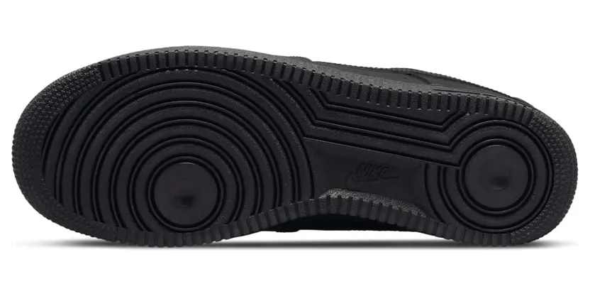 Nike Air Force 1 ’07 “Triple Black”: het zwarte werkpaard (2)
