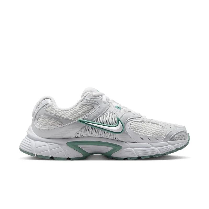 Nike V5 RNR “Summit White Cannon” (HQ7901-106)