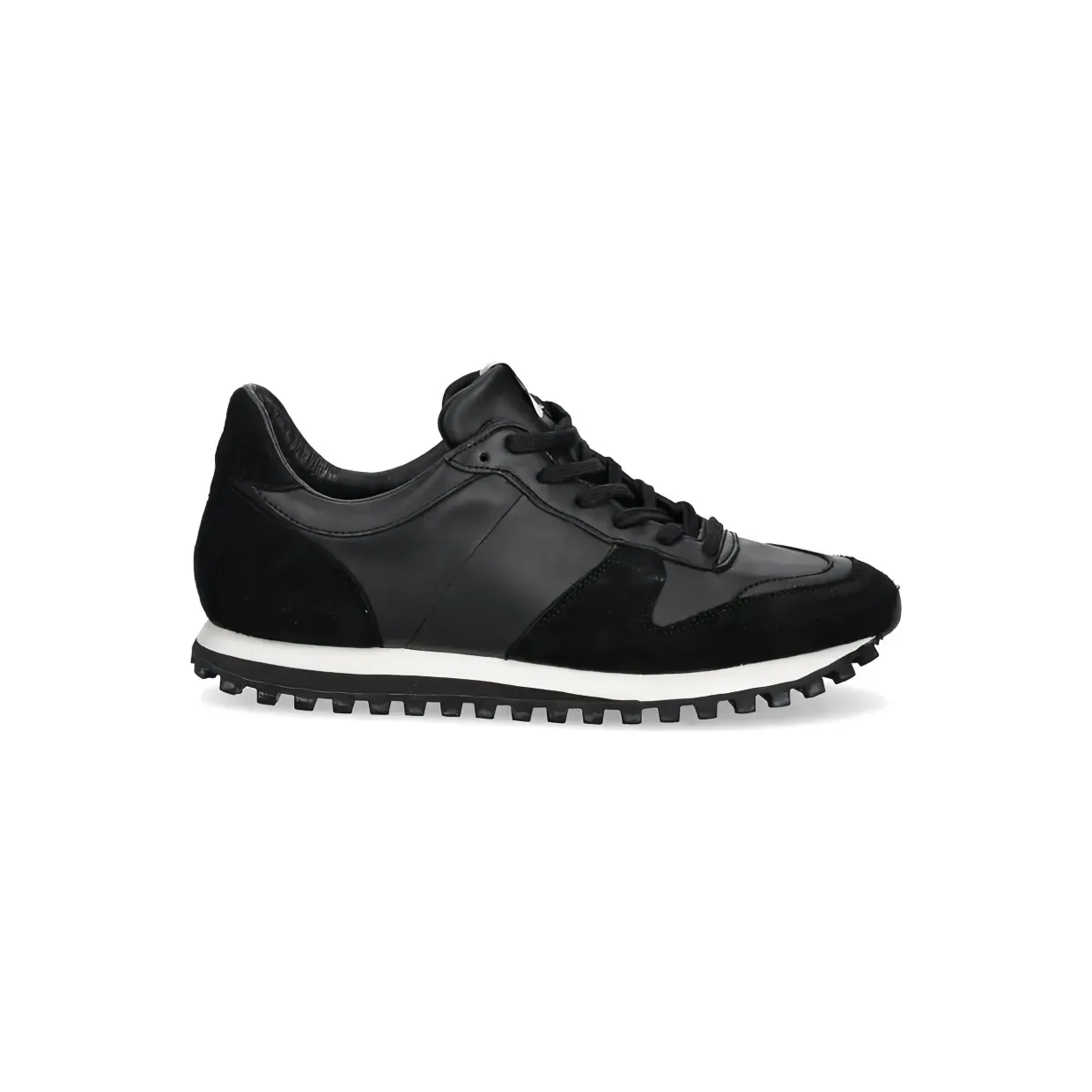 Novesta Marathon mit Wildledereinsätzen “Black” (N87900301Y13Y615)