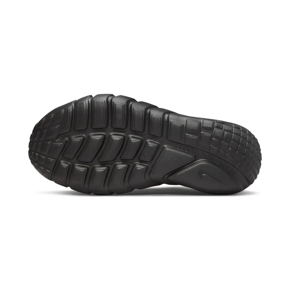 Nike Flex Runner 2 Older Kids’ Road Running Black (DJ6038-001)