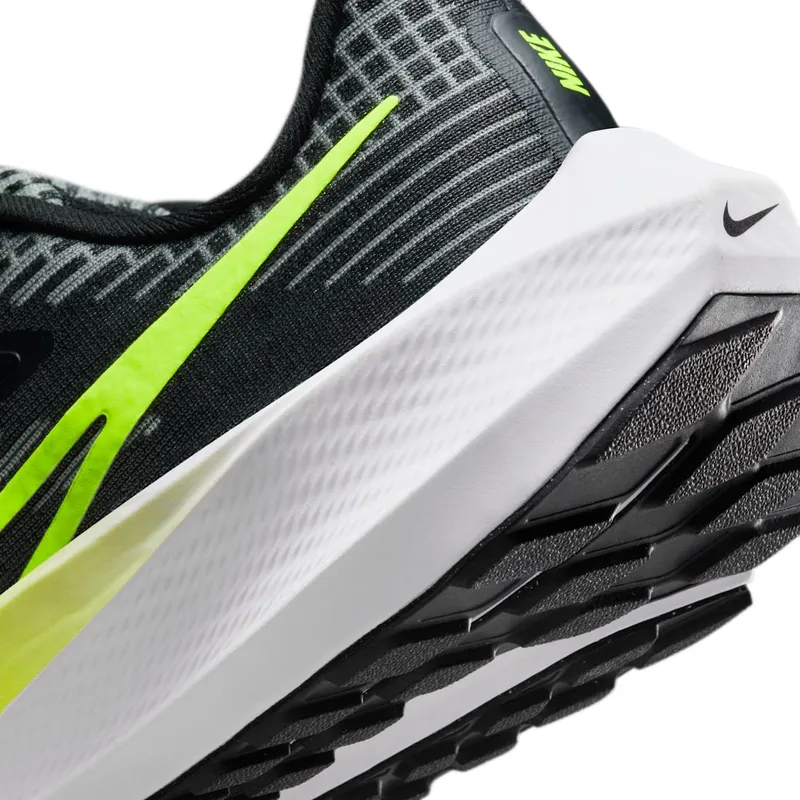 Nike Air Zoom Pegasus 39 Younger/Older Kids’ Road Running Black (DM4015-002)