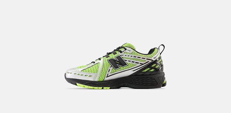 New Balance 1906R “Volt / Black” (M1906RCG)