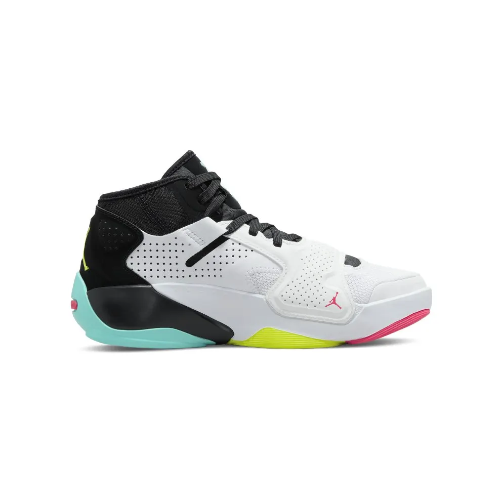 Zion 2 Older Kids’ Basketball White (DO9514-107)
