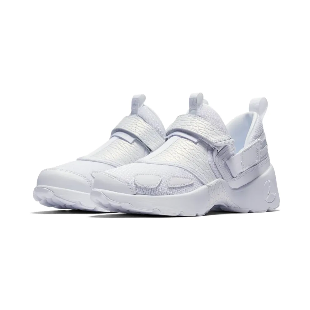 Jordan Trunner LX Heiress Frost White (GS) White/Pure Platinum-White (897997-100)