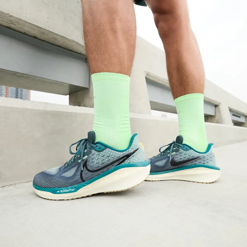 nike-vomero-17 FB1309-300