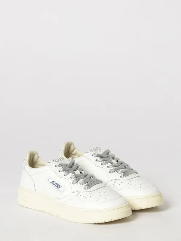 Autry Medalist Low Sneakers in Smooth Calf Leather with Perforated Toe White (AULWSW03)