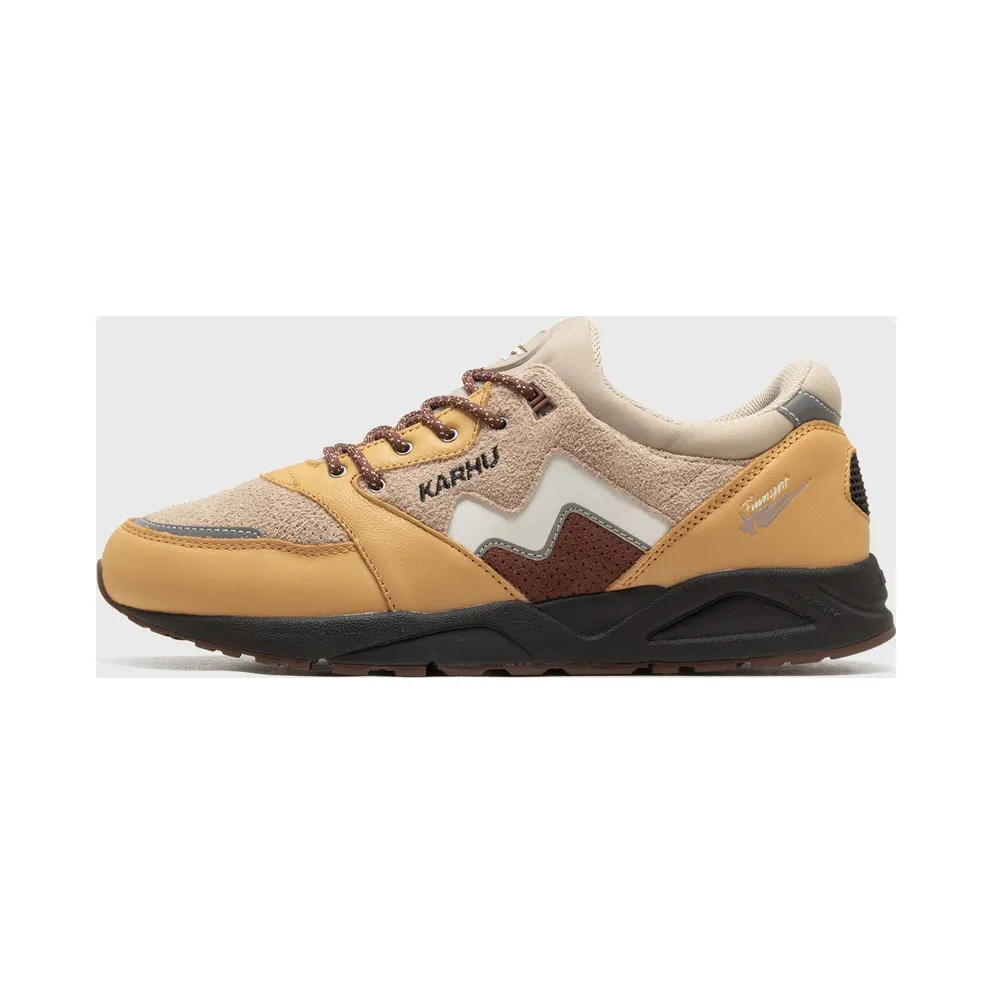 Karhu Aria Oak Buff / White