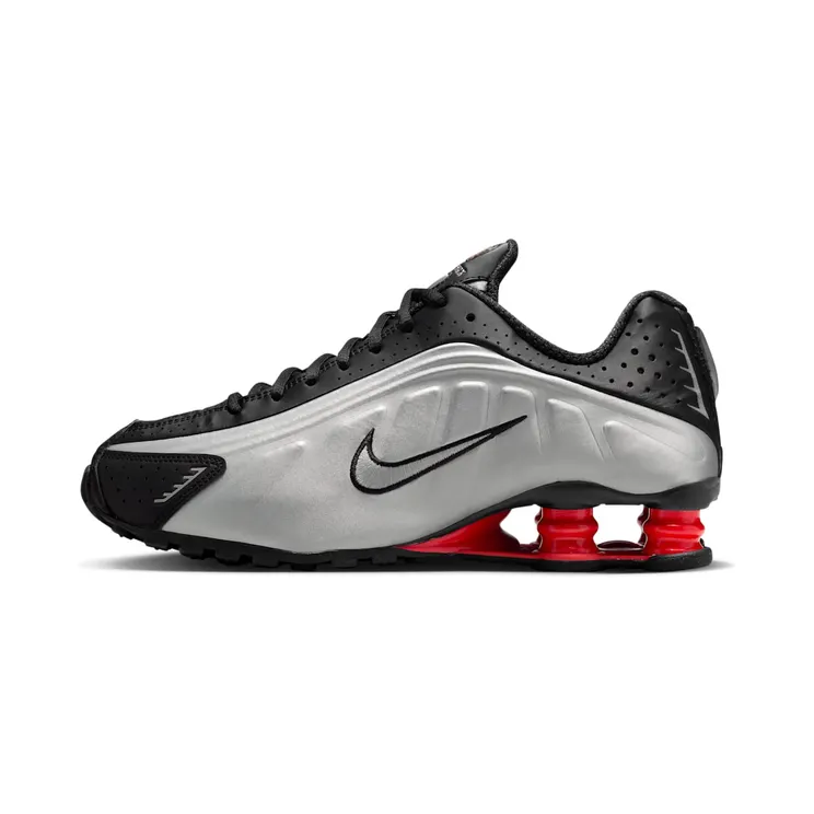 Nike Shox R4 OG (2025) “Black / Light Crimson / Metallic Silver” (AR3565-011)