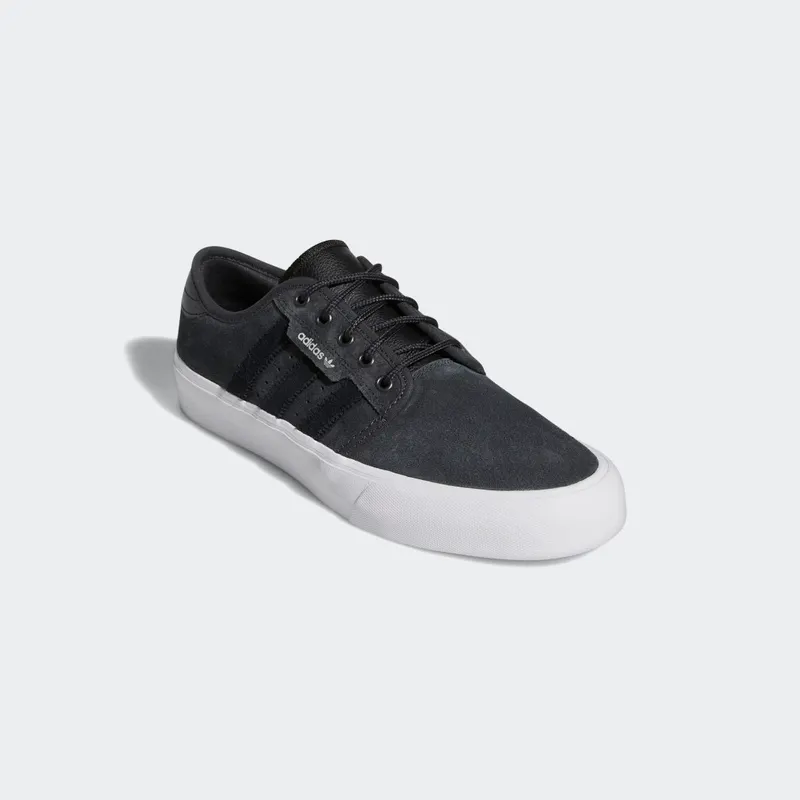 Adidas Seeley XT Carbon / Core Black / Cloud White (GX2075)