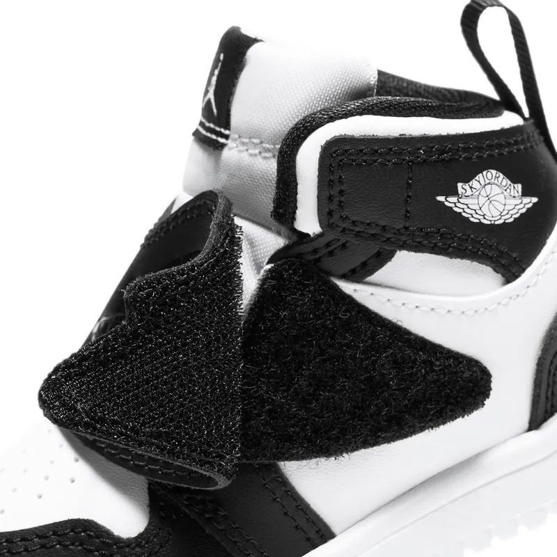 Air Jordan Sky Black (BQ7196-010)