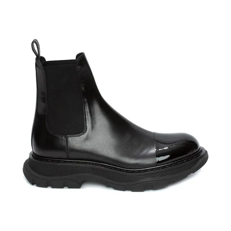 Alexander McQueen Shiny Toecap Tread Chelsea Boot Black (610814WHXH81000)