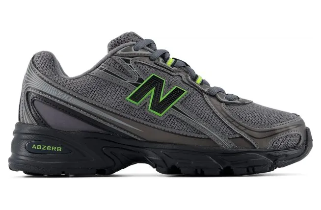 New Balance 740 Black / Green