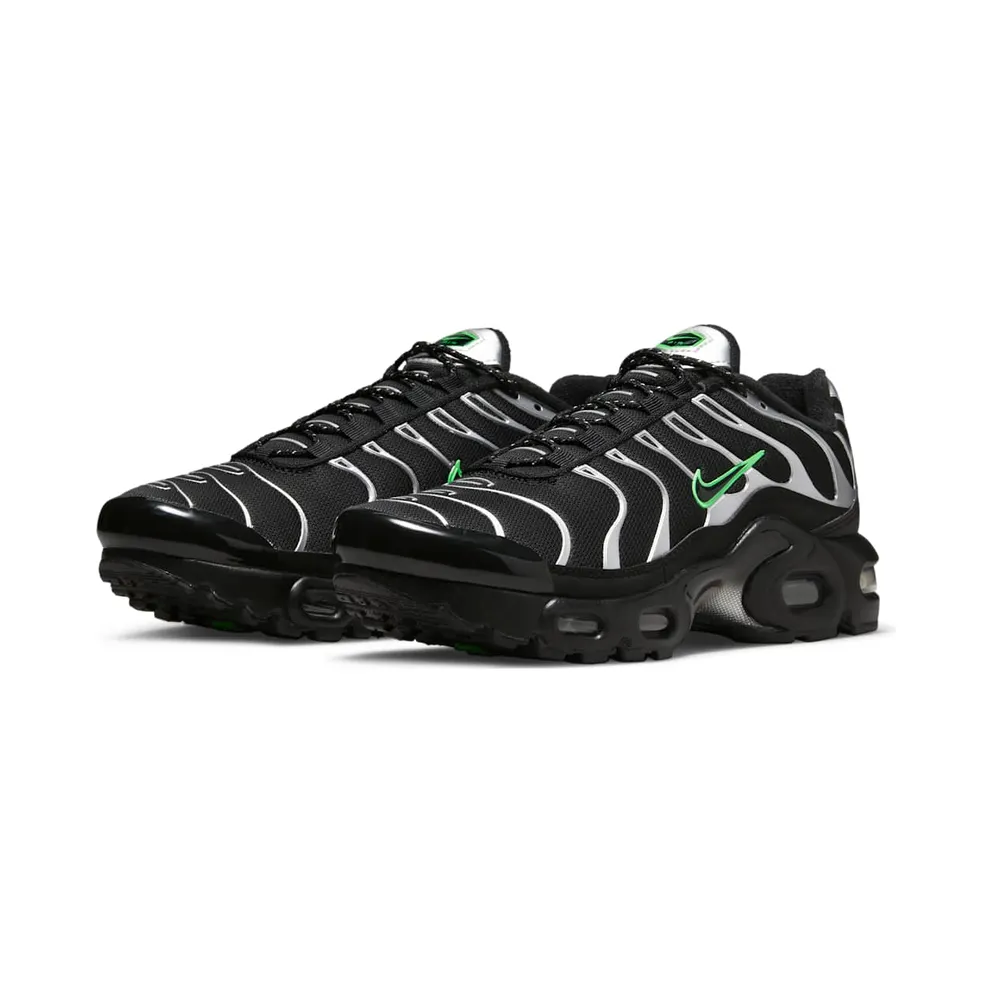 Nike Air Max Plus Older Kids’ Black (DR8002-001)