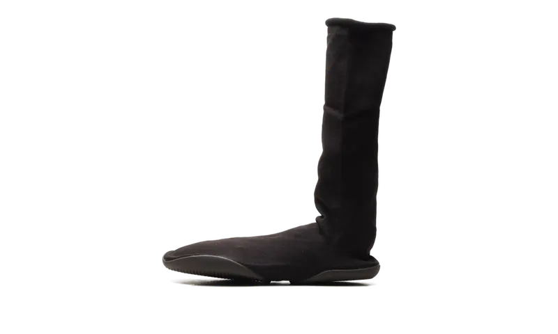 Yeezy Pod “Black” (YZYPODBLK)