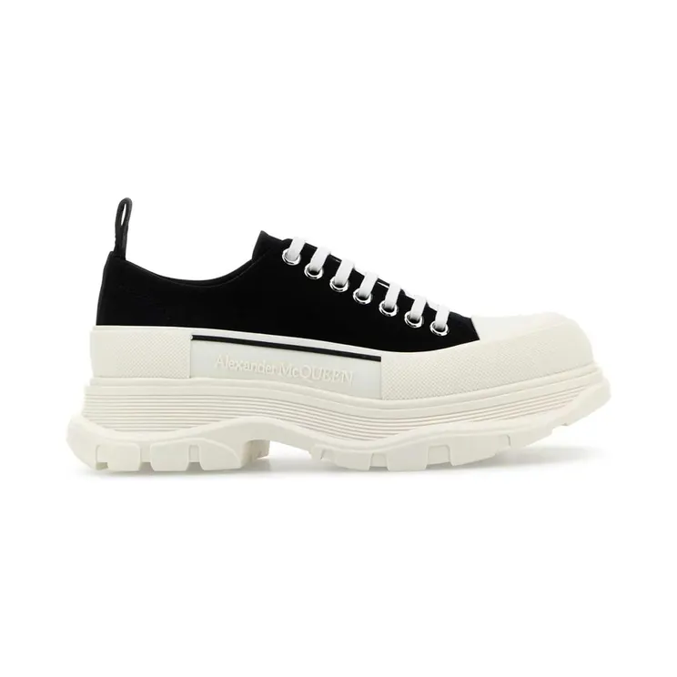 Alexander Mcqueen Tread Slick “Black” (705660 W4AAQ 1070)