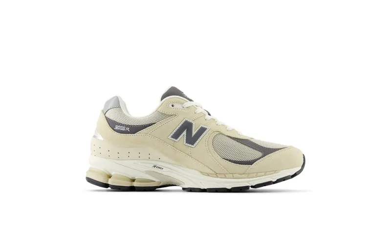 New Balance 2002R “Sandstone Magnet” (M2002RFA)