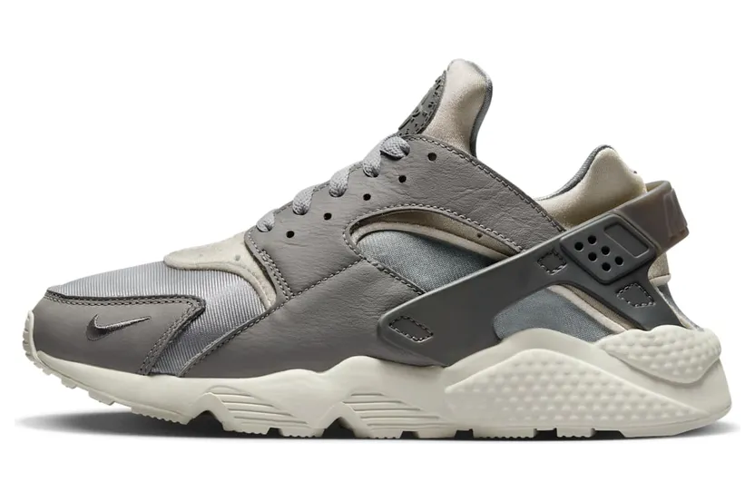 Nike AIR HUARACHE “LIGHT SMOKE GREY” (FB8988-001)