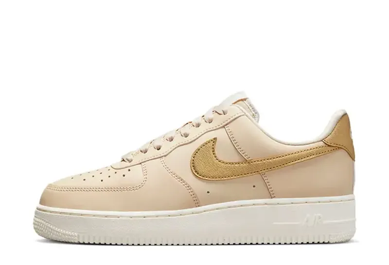 Nike Air Force 1 Low ’07 Sanddrift Metallic Gold (DQ7569-102)