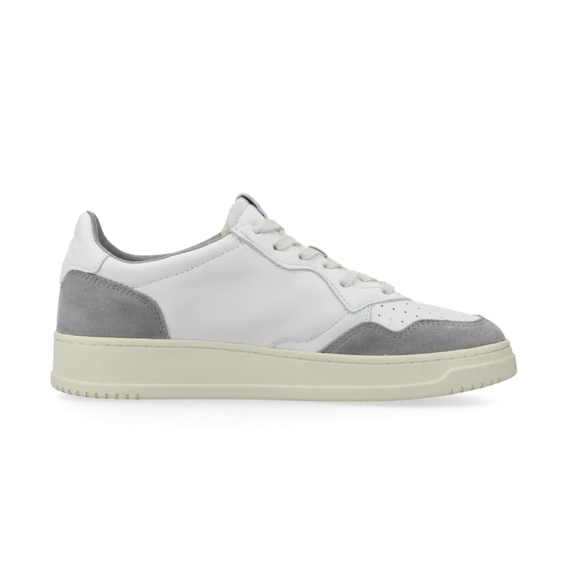 Autry Medalist Low (goat / suede white / grey) – AULMGS37
