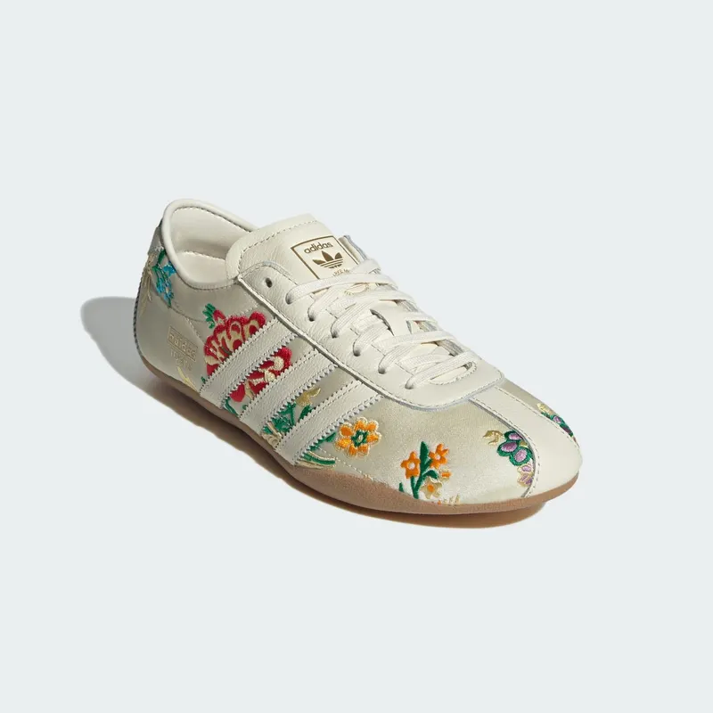 adidas Tokyo Crew White Floral Embroidery (JQ1687)