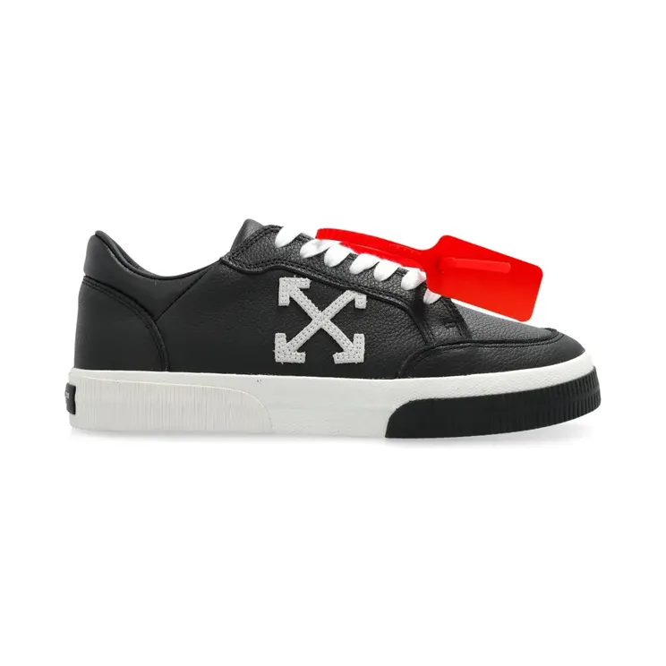Off-White New Low Vulcanized “Black” (OWIA288C99LEA0021001)