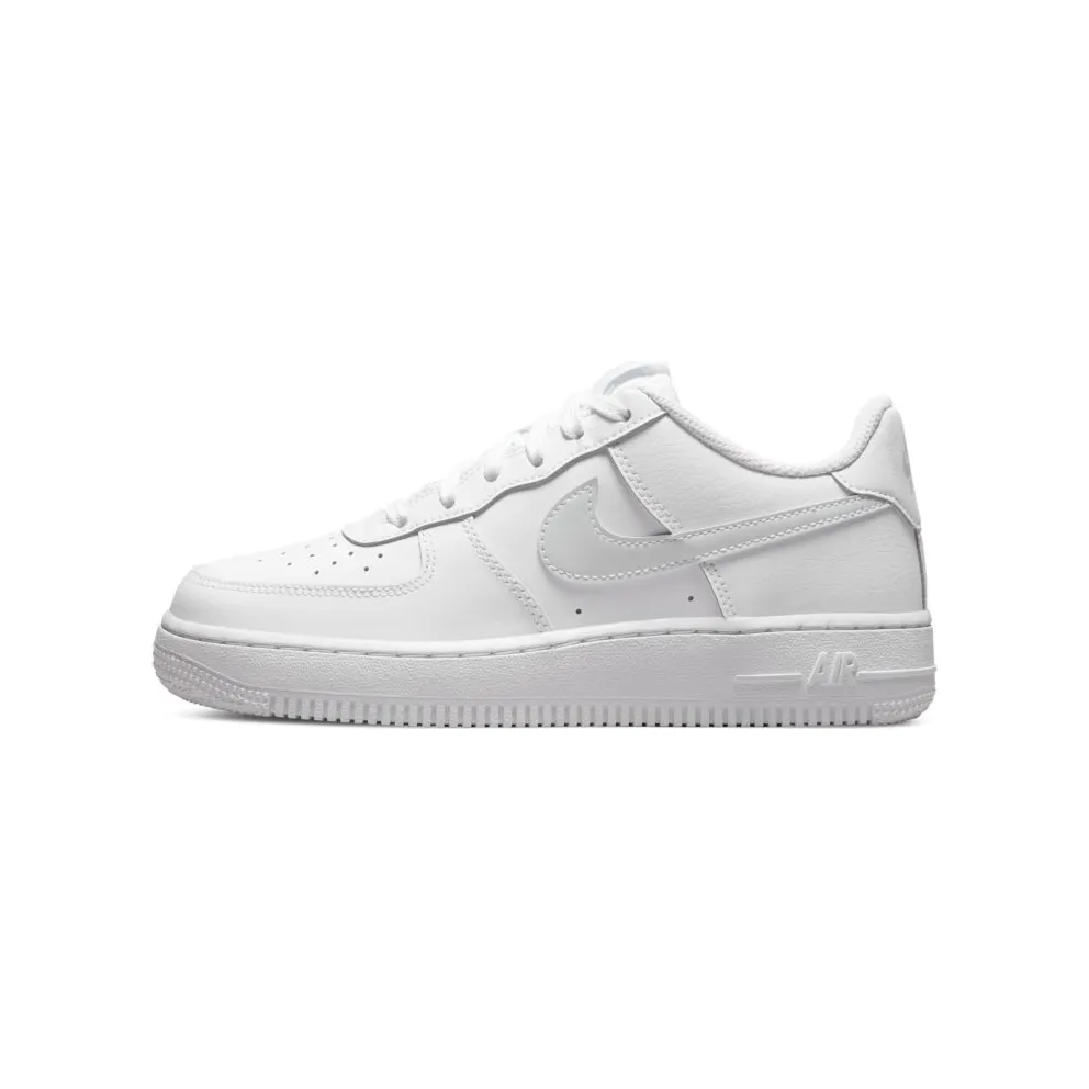 Nike Air Force 1 Older Kids’ White (CT3839-106)