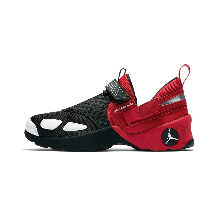 Jordan Trunner LX “Black / Gym Red / White” (905222-001)