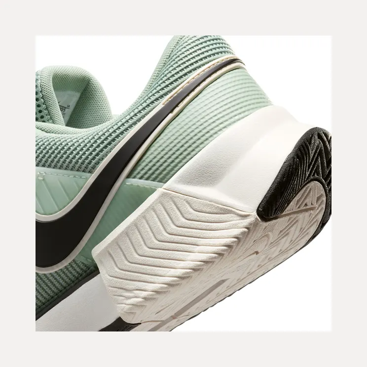 nikecourt IQ5180-005