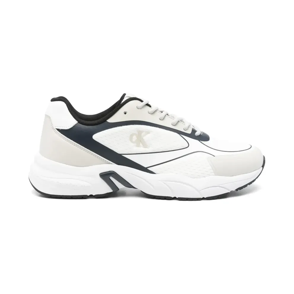 Calvin Klein Jeans mit Logo-Stickerei – White (YM0YM01310)