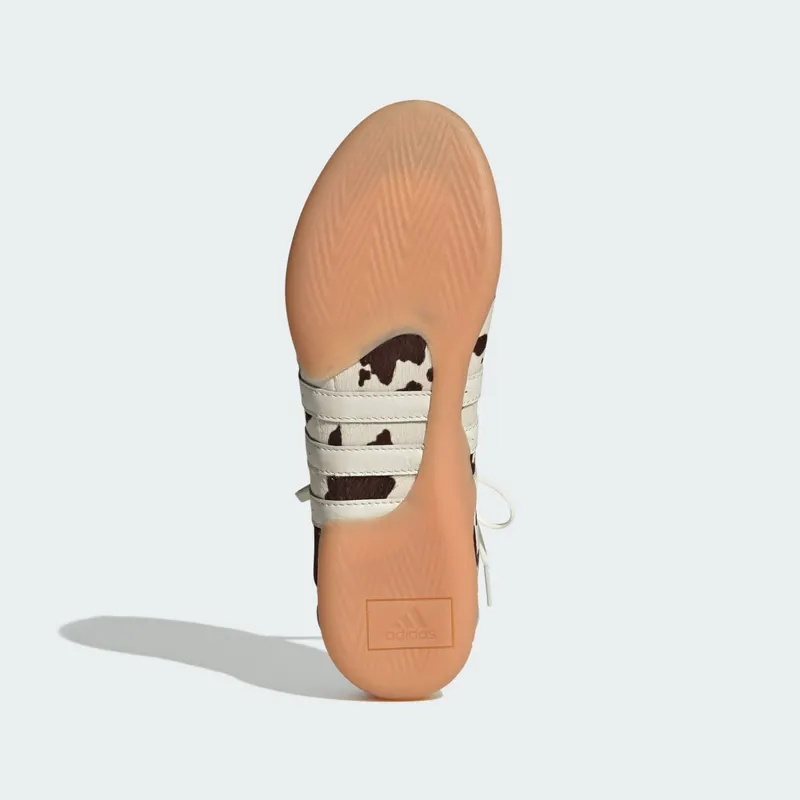 adidas Taekwondo Mei “Cow Print” (KJ0229) — koeienprint op een ballerina-silhouet (3)
