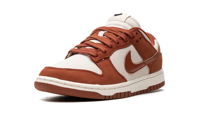 Nike DUNK LO LX “Rugged Orange” (DZ2710-101)