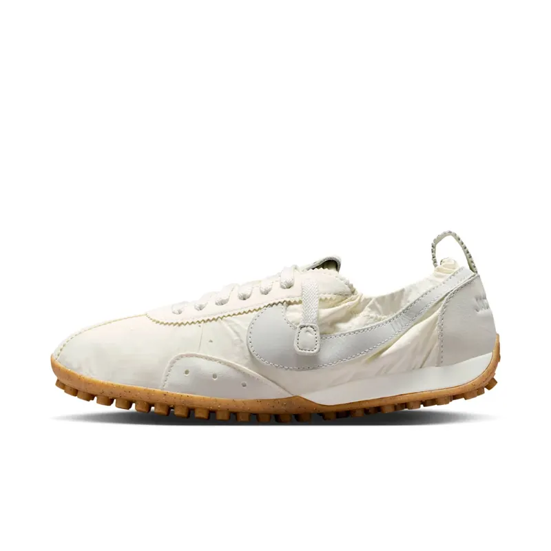 Nike Moon Shoe “Jacquemus – Soft Pearl” (HV8547-002)