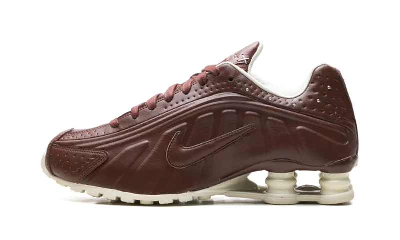 Nike Shox R4 “Dark Pony” (IM6690-220)