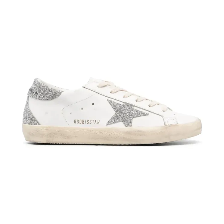 Golden Goose Super-Star mit silberfarbenem Swarovski-Kristallstern und Fersenlasche “White” (GWF00102F004688)