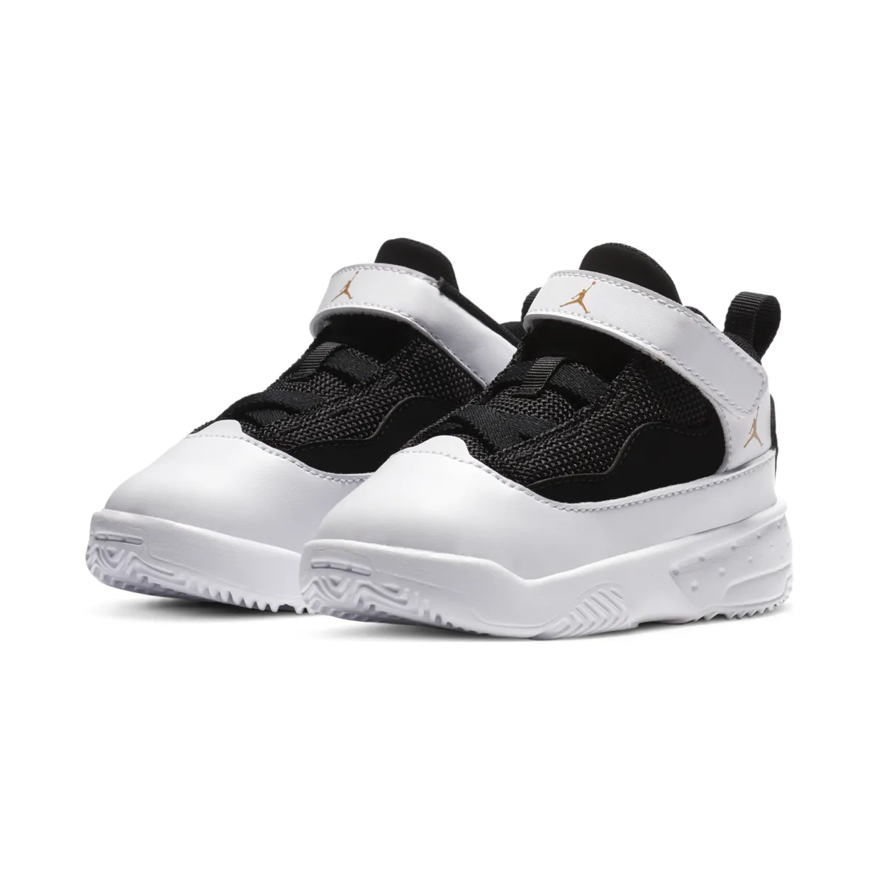 air-jordan-max-aura CN8096-107
