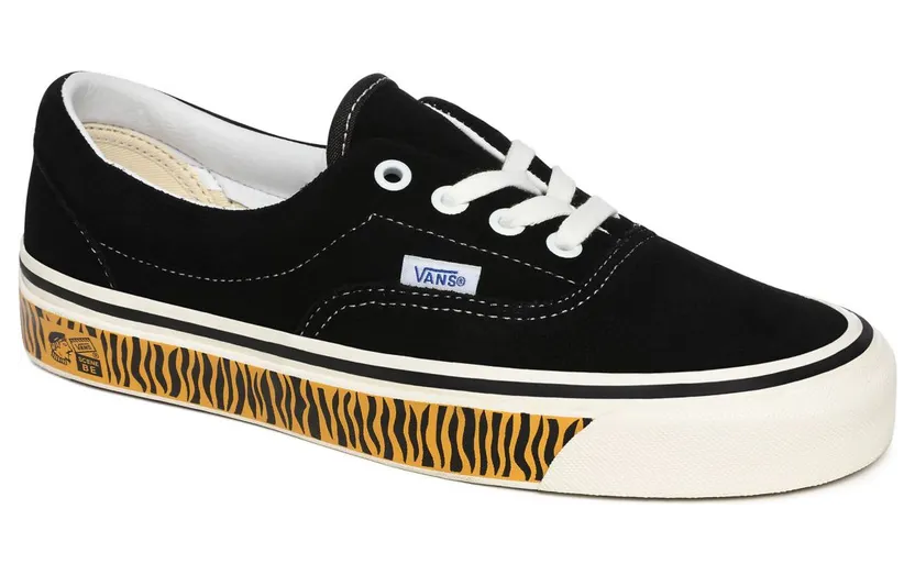 vans-style VN0A2RR11UY