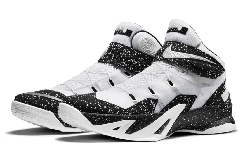 LeBron Soldier 8 “FLYEASE” White/Metallic Silver-Black (805894-100)