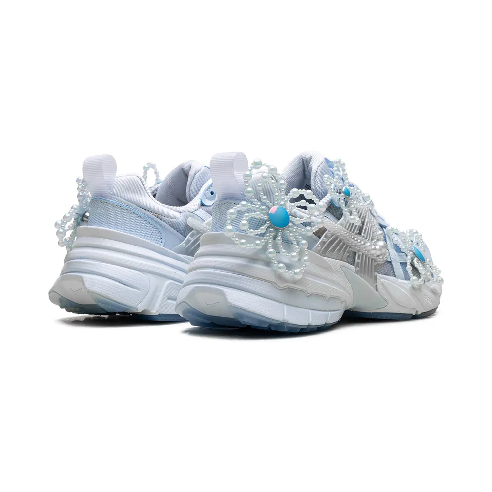 Nike V2K Run “Susan Fang” (IB7426-400)